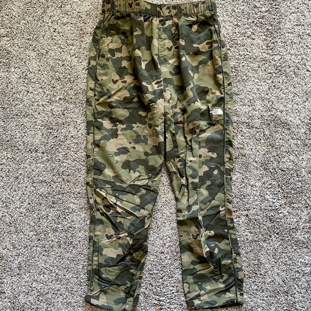 Mens north face camo sweatpants -M